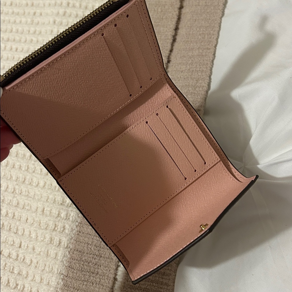 Louis Vuitton Monogram Envelope Wallet with Pink Snap - Picture 2 of 4